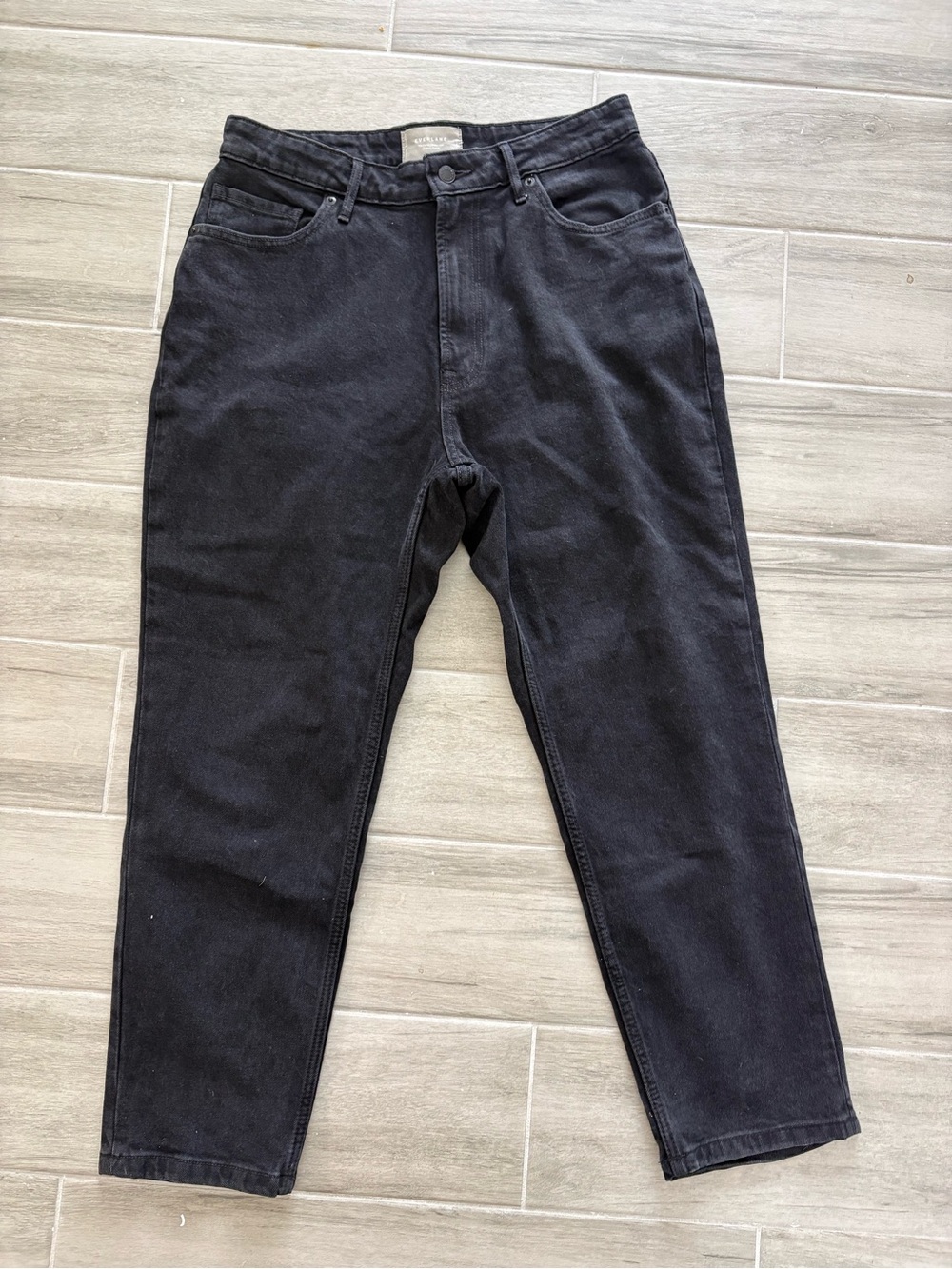 Everlane The Curvy Cheeky Straight Jeans in Black Crop